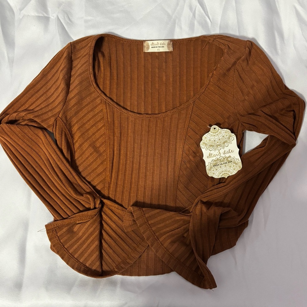 NWT Altar’d State Women’s ribbed,fitted,long sleeve top, brown/rust, XS